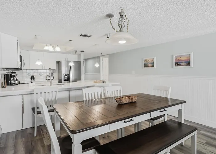 Dollar 203 Apartment